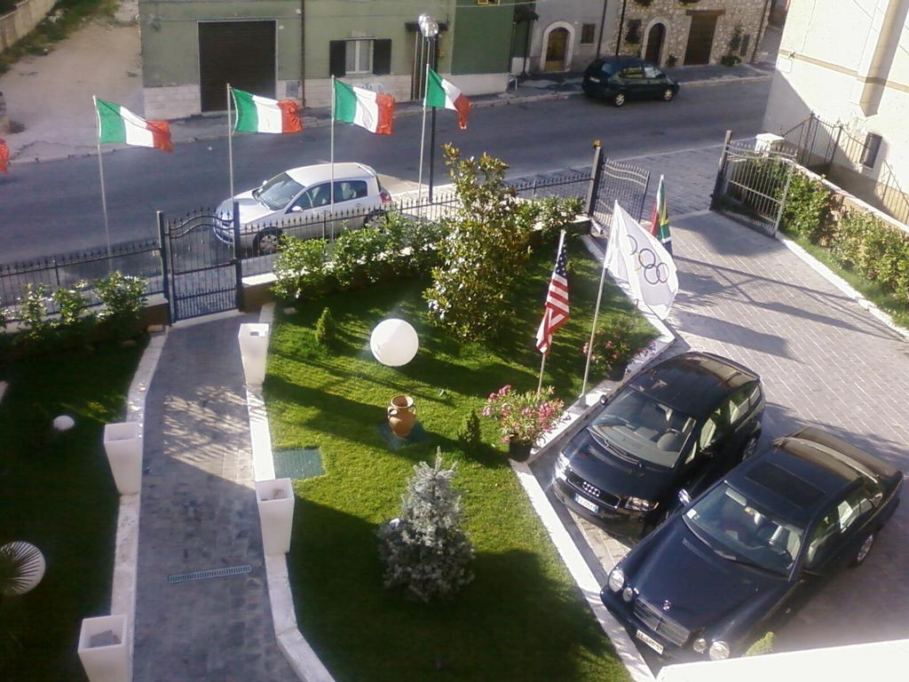 Hotel De Meis Capistrello Екстер'єр фото