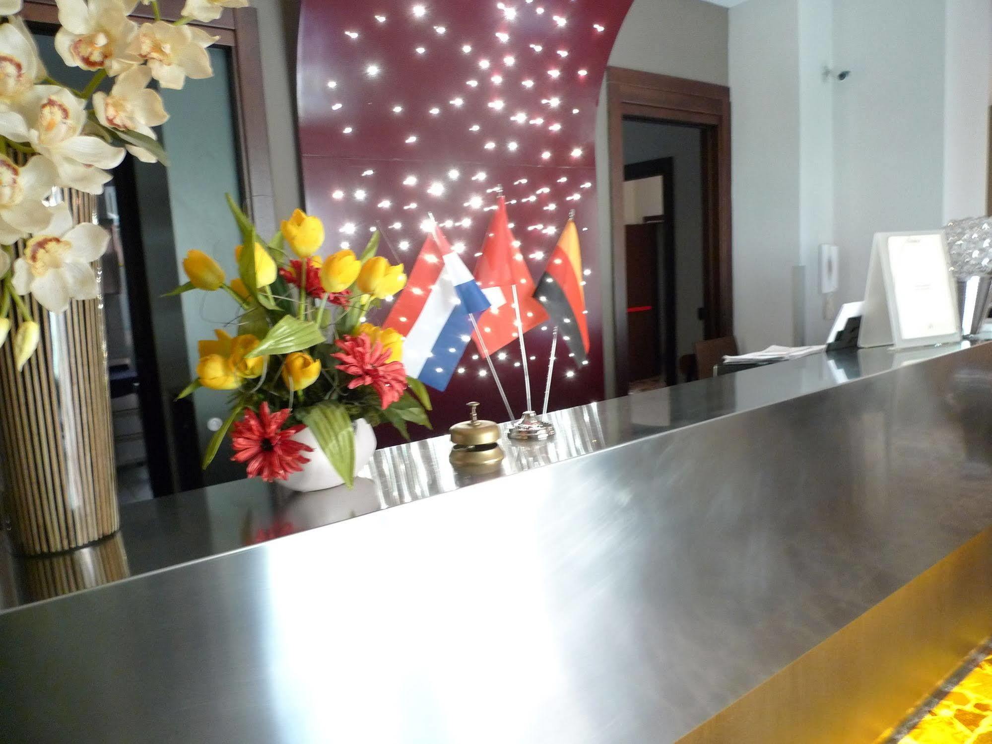 Hotel De Meis Capistrello Екстер'єр фото